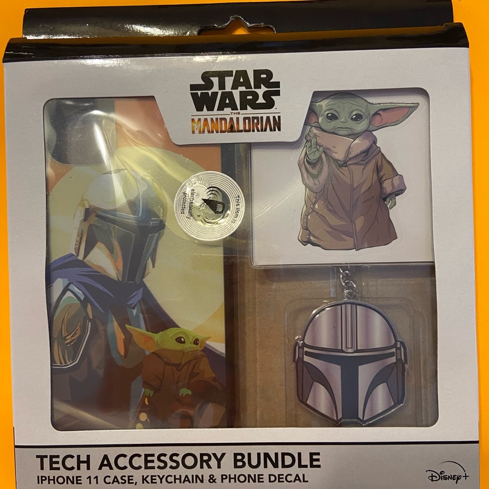 NWOT/ DISNEY- STAR WARS!! ACCESSORY BUNDLE !!
